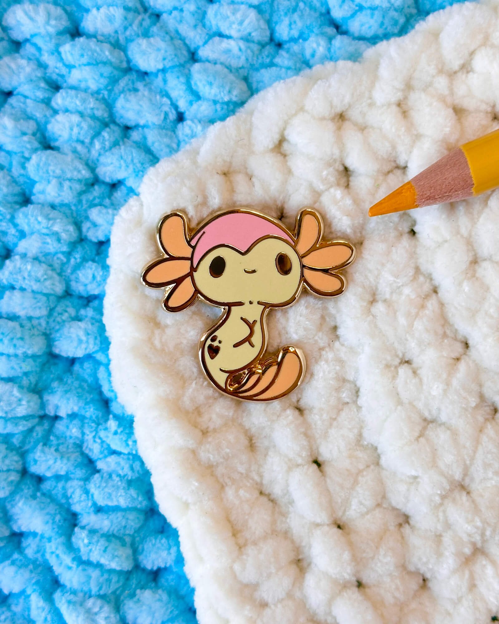 Golden Axolotl and Starfish Enamel Pin - Designed by Evy Benita - Critumi Series - All Rights Reserved (3) - Evy Benita